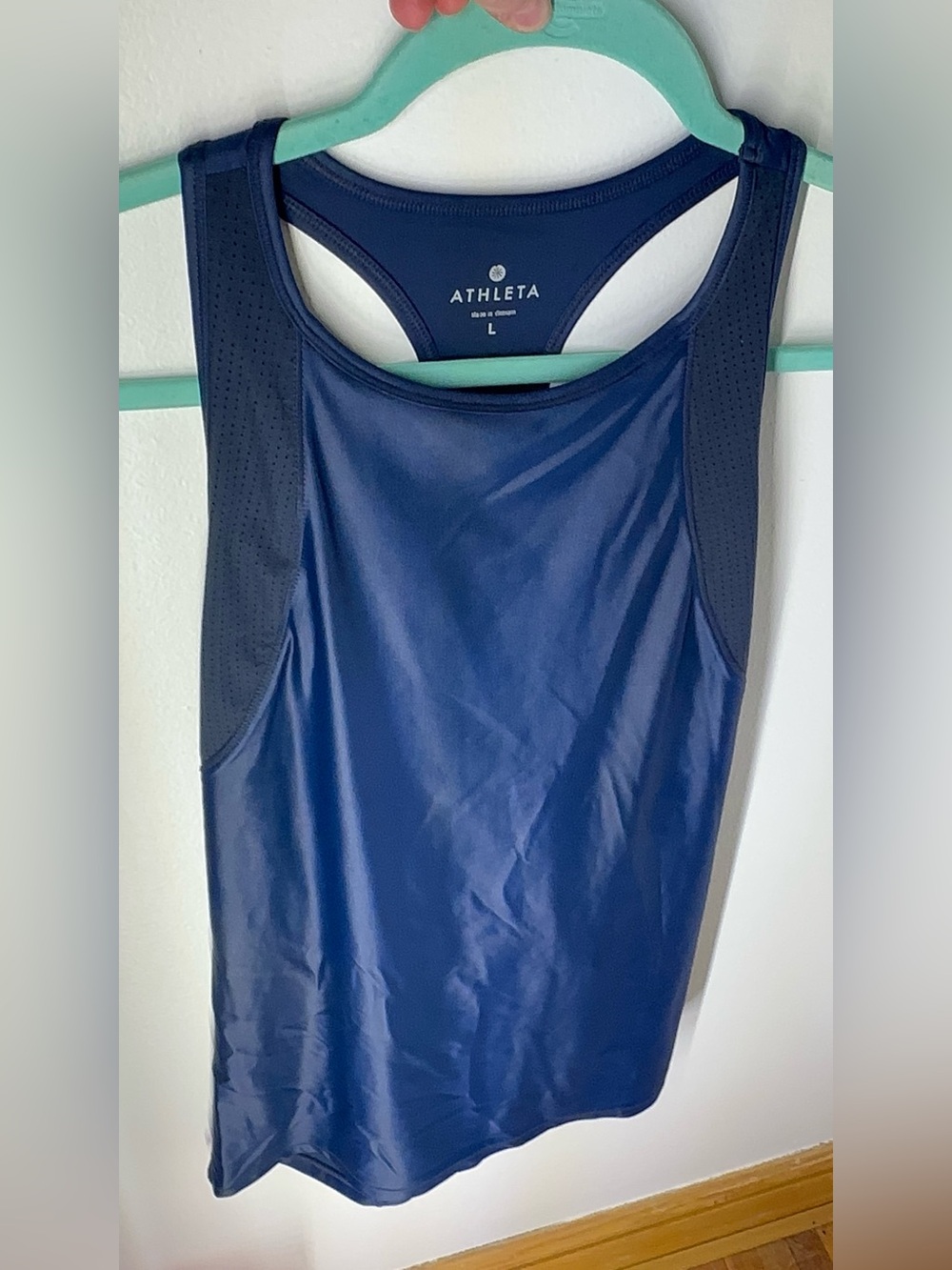 Athleta Navy Perforated Racerback Workout Tank Top Women’s Large
